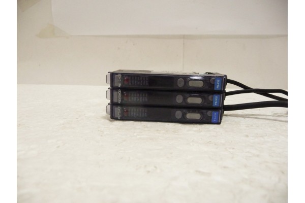 Fiber Amplifier Cable Type, FS-V11, V12, Keyence, China (1pcs) (14 Days Warrenty on Entire Stock)